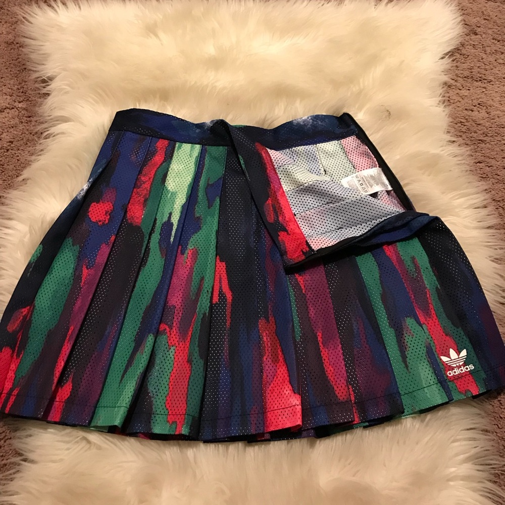 🔴SOLD🔴Adidas Skirt Set Size Medium - Picture 5 of 6